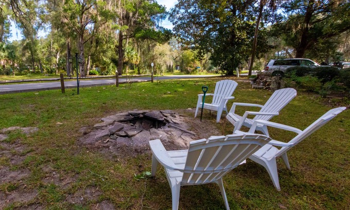 Welaka House | Fishing Lodge Retreat