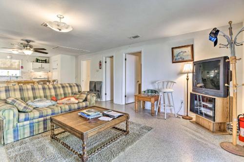Palacios House | Fishing Pier, Kayaks Bayfront Home in Palacios!