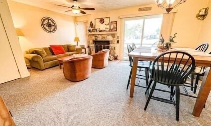White Haven House | Fishing, skiing, golfing, water parks, restaurants, outlets , family activity