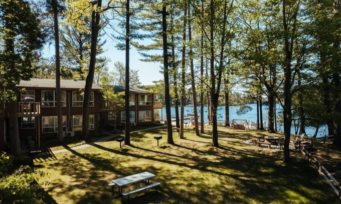 Mayfield Condo | Fishing-Spider Lake-Pontoon Rental-Family Friendly