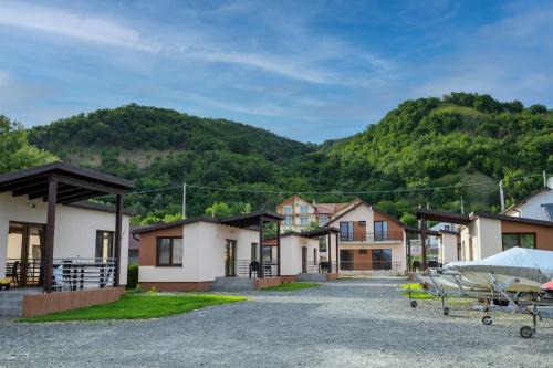 Pojejena House | Fishing Trip Divici