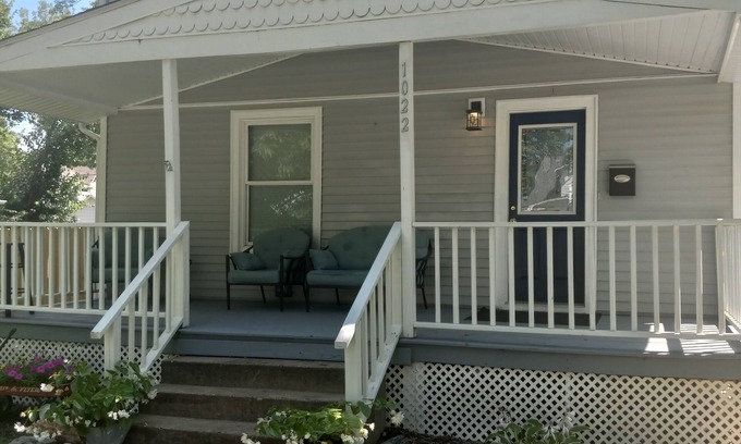 Pekin House | Fit For a Crew With Hot Tub Too-5 bedrooms