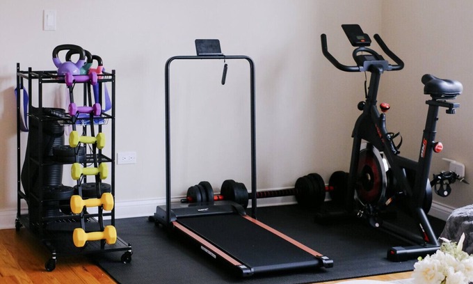 Irving Park East Apartment | Fitness Pad: Stylish 2BR with Gym in Chicago