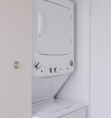 Irving Park East House | Fitness Pad, Stylish 2BR with Gym in Chicago
