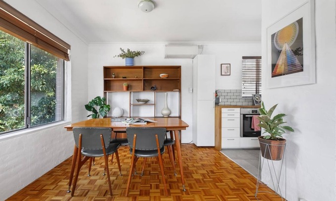 Fitzroy North Apartment | Fitzroy North Boutique Bliss by Merri Creek Trail