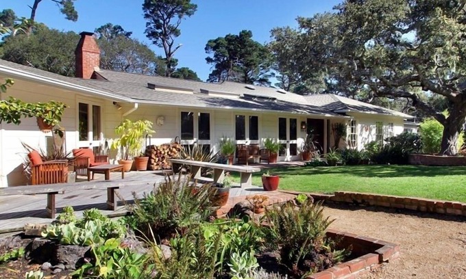 Jack's Peak House | Five Acre Retreat, Great Location!