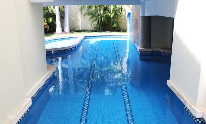 Crucecita House | Five bedroom holiday house with pool