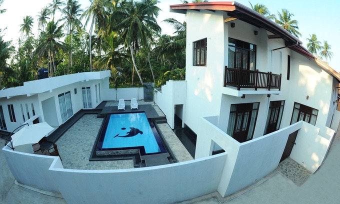 Habaraduwa Villa | FIVE BEDROOM DELUXE VILLA WITH PRIVATE SWIMMING POOL