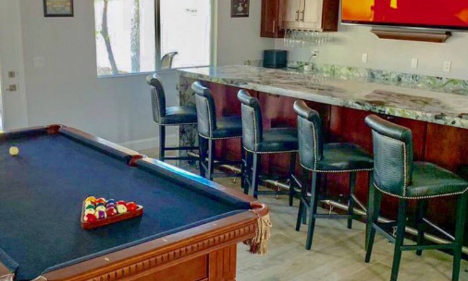 Rhodes Ranch House | Five Bedroom Five Bath Residence in Vegas
