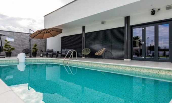 Semeljci House | Five Bedroom Holiday Home