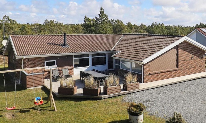 Blavand House | Five-Bedroom Holiday home in Blåvand 18