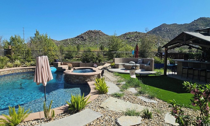 Sun City House | Five-bedroom vacation home located eight minutes from the Menifee Lakes Golf.