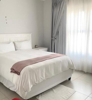 Bloubergstrand House | Five bedrooms holiday home