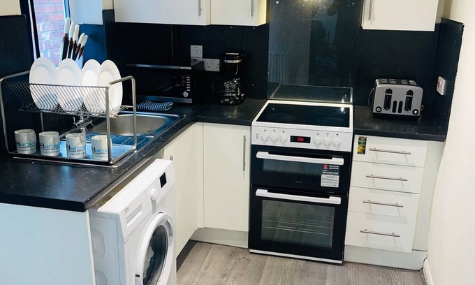 Welford House | Five bedrooms in a Victorian house located nearby Leicester City Centre.