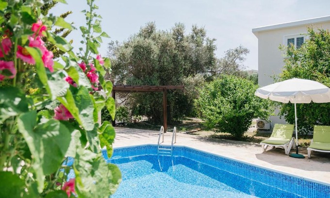 Pano Akourdalia House | Five Greeks 4 Bedroom Villa in Paphos