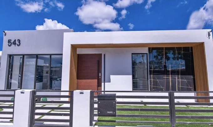 Sabana Abajo House | Five-Minute Elegance: New Spacious Home with Pool