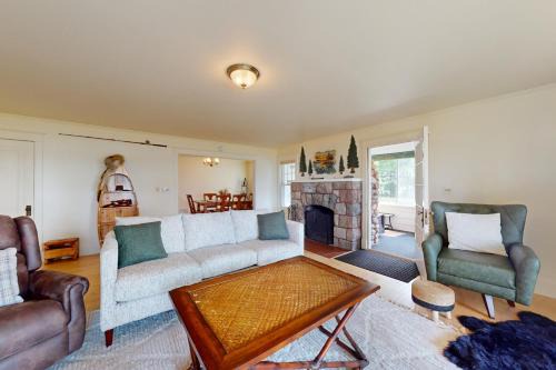 Phelps House | Flagpole Point