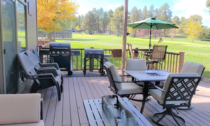Flagstaff Condo | Flagstaff Golf Course Condo - 9th Green of Continental Country Club
