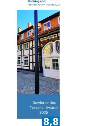 Herford Apartment | Flair Apartments 'FACHWERK & FLAIR' - Altstadt-Apartment 78 qm für Urlaub oder Geschäftsreise, Innenstadtlage, ruhig, modern, 900 m Bahnhof, 24 Std Check-in, WLAN, Streaming, Küche, Regendusche, 2 x Doppelbett, direkt am neuen Markt in der Altstadt