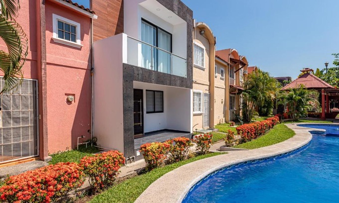 Ixtapa House | Flamingo 45
