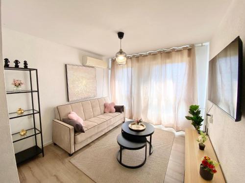 Kiryat Yam Apartment | Flamingo Beach Escape