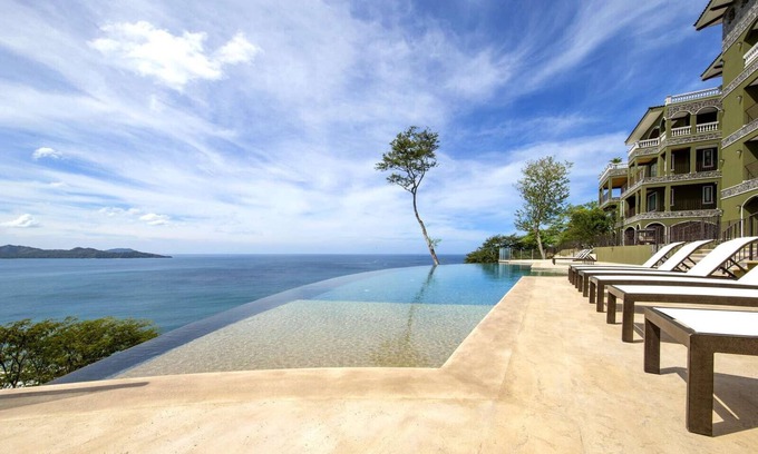 Playa Flamingo Condo | Flamingo Bliss: Ocean-View Condo in Luxury Complex - 360 Splendor 204