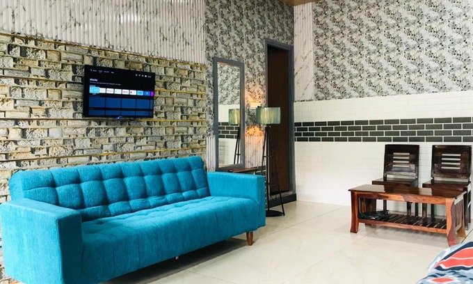 Mallital House | Flamingo Cottage
