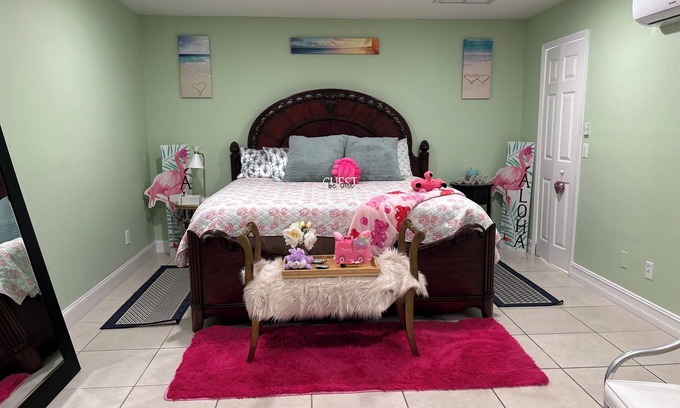 Rural Estates Apartment | Flamingo Cozy Guest Suite