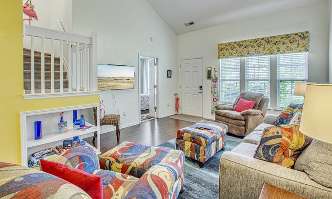 Charleston House | Flamingo Roost Townhome near Charleston