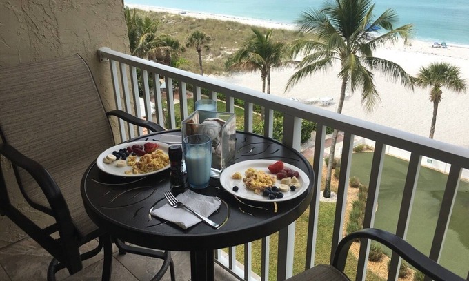 Longboat Key Condo | Flash sale Aug 10-28 5-floor penthouse 60 feet from water 150+ reviews