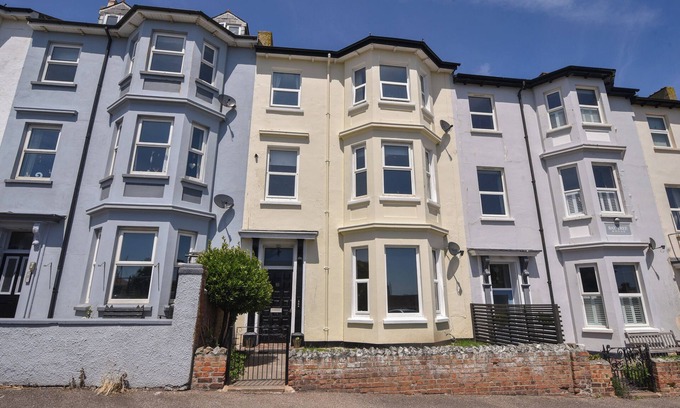 Seaton Cottage | FLAT 2, 10 SEAFIELD ROAD, family friendly in Seaton, Devon