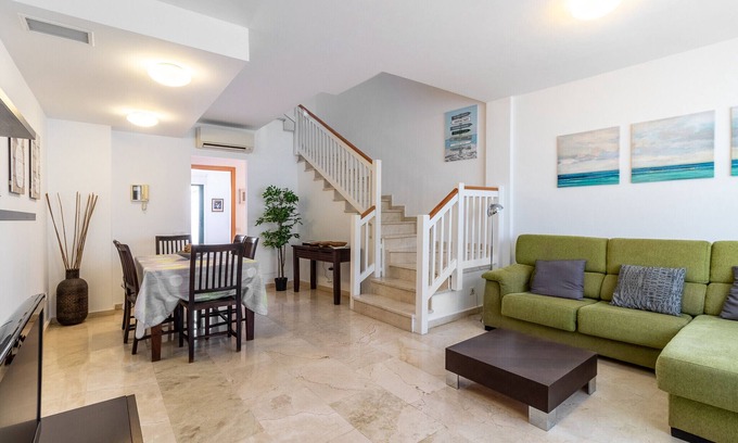 San Fernando Ski Chalet | Flatguest San Fernando + 4Bdr + Terrace + Parking