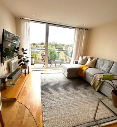 Highbury West Apartment | Flat in Arsenal Islington Central London