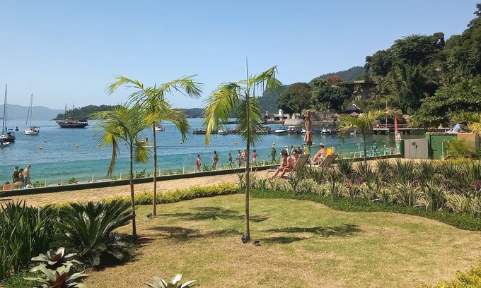 Angra dos Reis Apartment | FLAT IN PRAIA GRANDE ON THE BEIRA MAR WITH PARKING