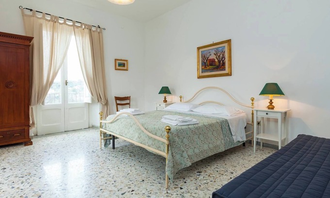 Ceraso Apartment | Flat In The Center Of Ceraso For Up To 8 People