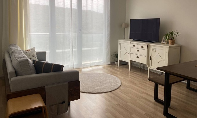 Sancaktepe Apartment | Flat w Pool and Security, 10 min to Rings Mall