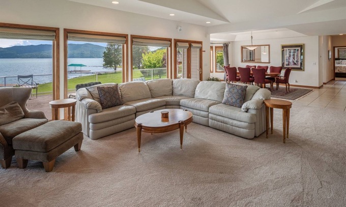 Sandpoint House | Flat Waterfront Family | 5 Bed, 3 Bath
