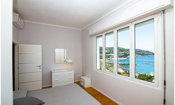 San Lorenzo al Mare Apartment | Flat with parking and lovely seaview terrace | V03