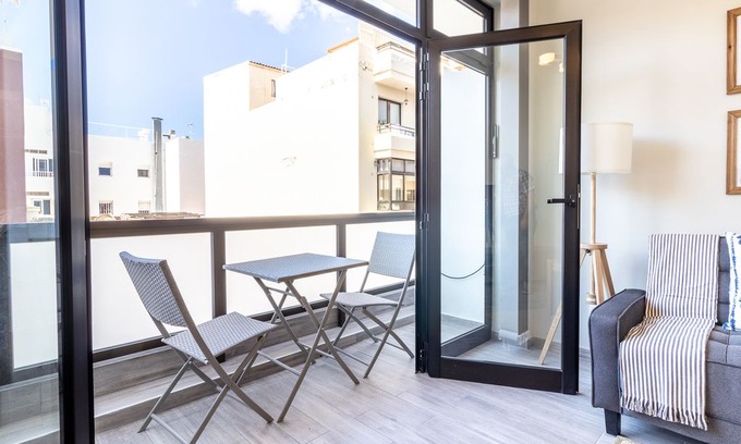 Las Palmas de Gran Canaria Apartment | Flatguest Alcaravaneras +2BDR +Beach +Balcony