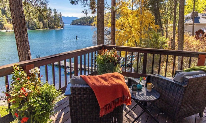 Lakeside House | Flathead Lake Retreat ~ Wrap Yourself in Nature with All the Comforts of Home