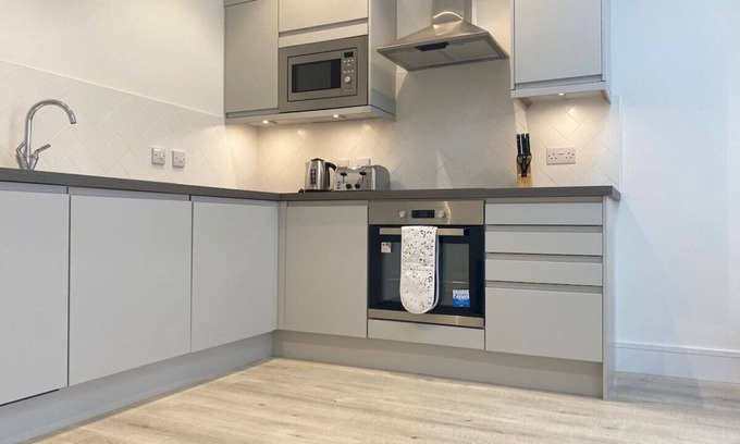 Fleet Apartment | Fleet Heights Apartment Five