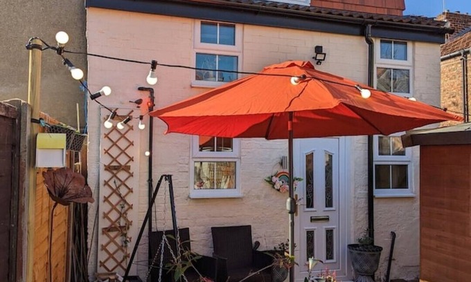 Beverley Cottage | Flemingate Cottage, Beverley, E. Yorkshire. The small cottage with a big welcome