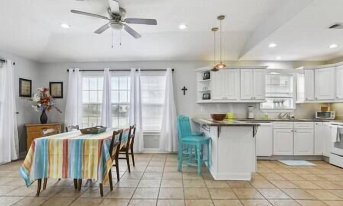 Shoreline Park House | Fleur Da Sea Pet Friendly 2Br 2Ba Waterfront