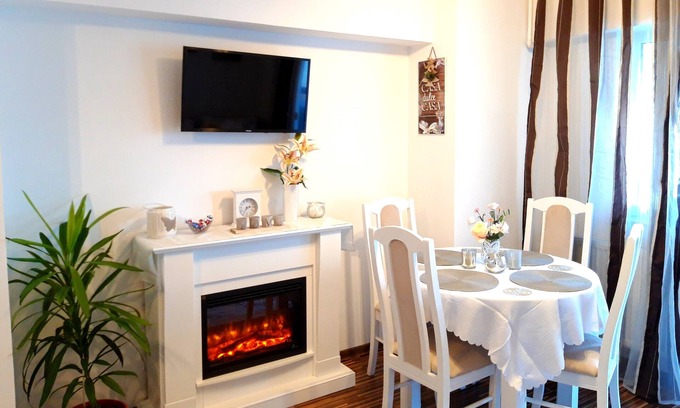 Brasov Apartment | Fleur De Lys :PERFECT choice if you are in Brasov on vacation or for bussiness