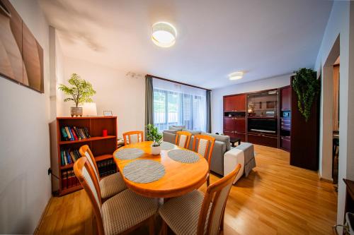 Zagreb Apartment | Flex SelfCheckIns 158 - Zagreb - 2 Bedrooms - Parking - Terrace