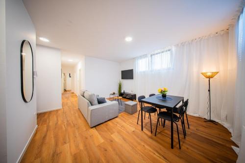 Zagreb Apartment | Flex SelfCheckIns 187 - Zagreb - 2 Bedrooms - Parking