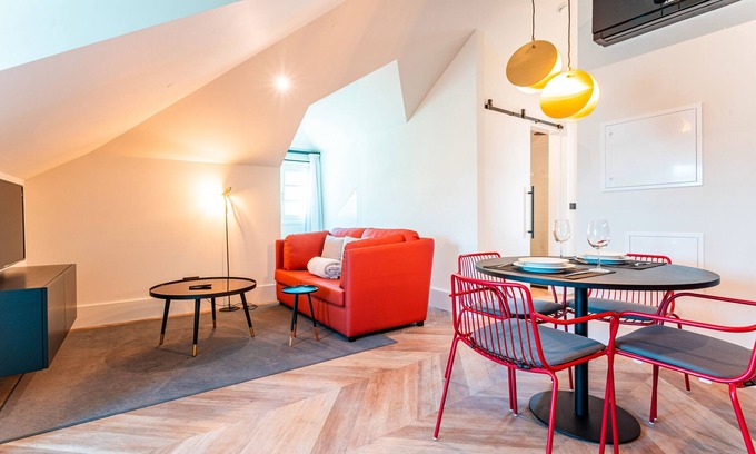 Old Town Apartment | FLH Viola Market with Terrace II
