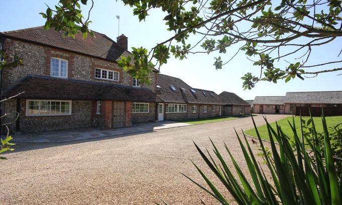 Aldingbourne House | Flintstone Cottages