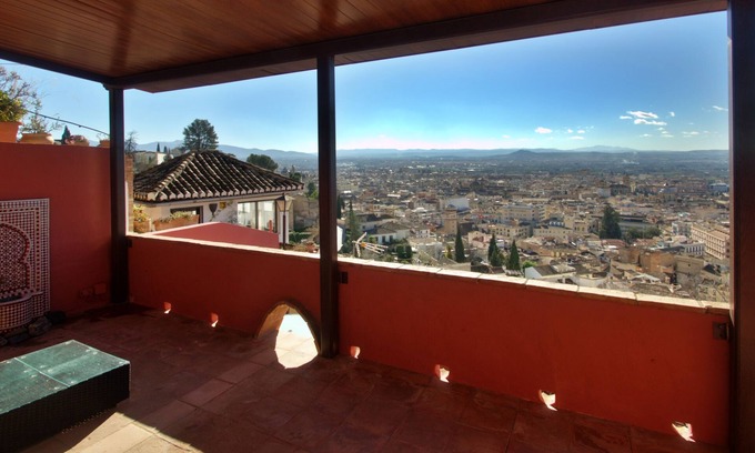 San Ildefonso House | Flintstone house for 8 persons, private terrace and parking.