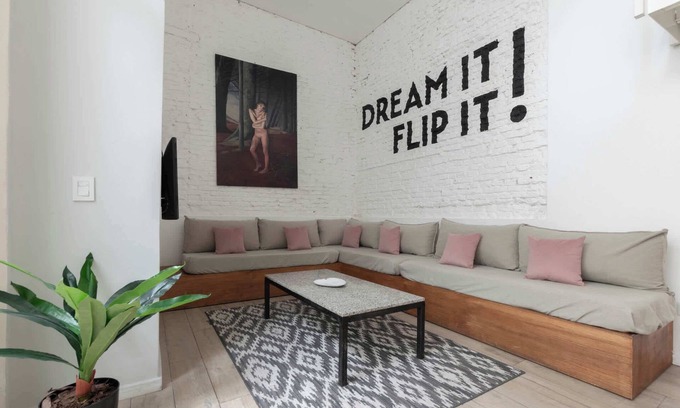 Chacarita House | Fliphaus + Loyola 1500B 3 Bd Pool & BBQ